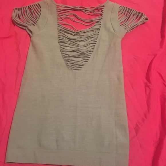 Trendy Slashed Grey Blouse - Picture 7 of 7